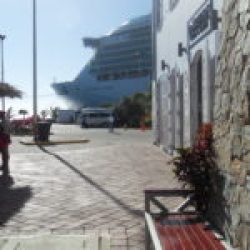 HARBOR: BAY ISLANDS HONDURAS